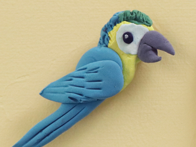 鸚鵡－這是用黏土，在上課時看著書本上的圖做出來的！